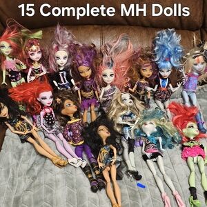 23 Dolls - Monster High Collection